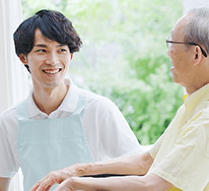 看護師が患者様とコミュニケーションを取る様子