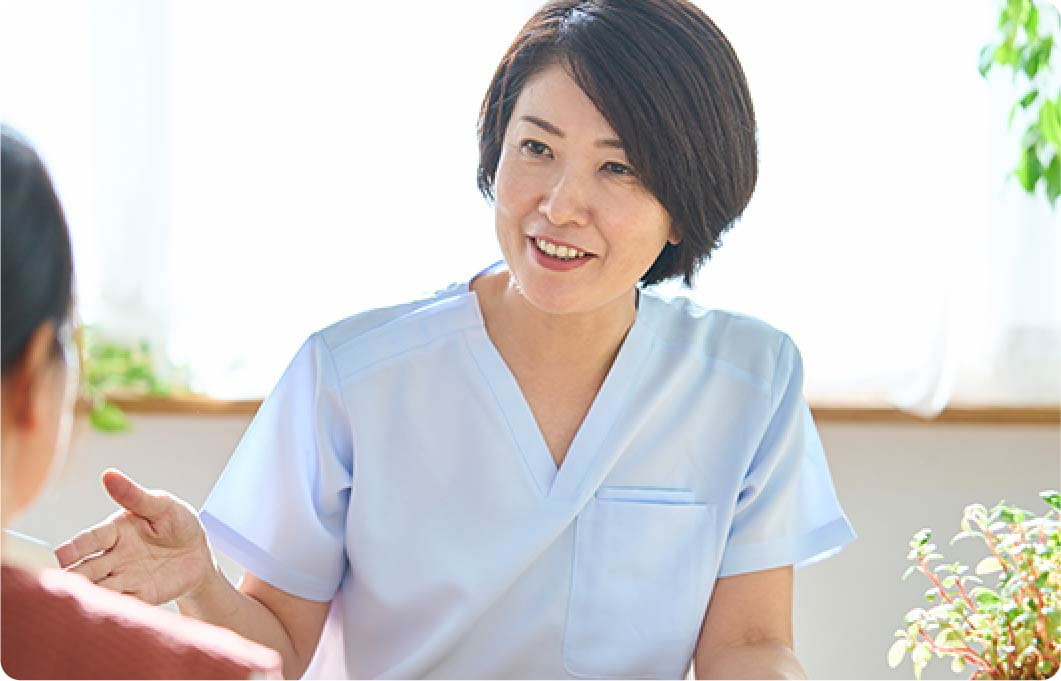 看護師 Tさんの写真。訪問看護ステーション湘南の仕事のやりがいについて語る